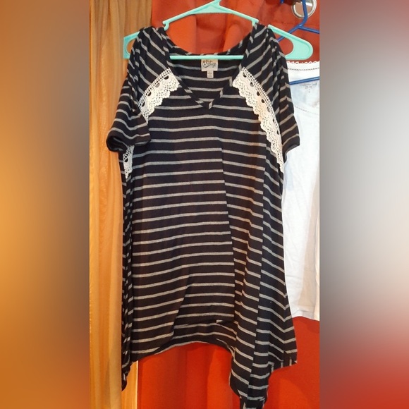 Lot Clothing Size Large Womens Bundle Tops Mixed
Lots of 5 Clothing Mixed Brands - Picture 7 of 8